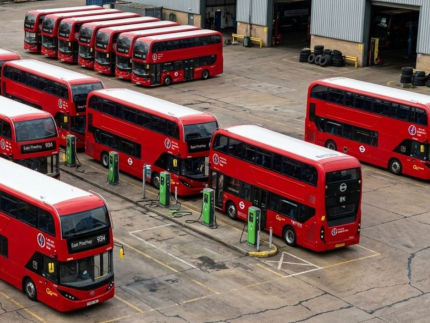 Tradicional ônibus de dois andares de Londres ganha versão elétrica da BYD