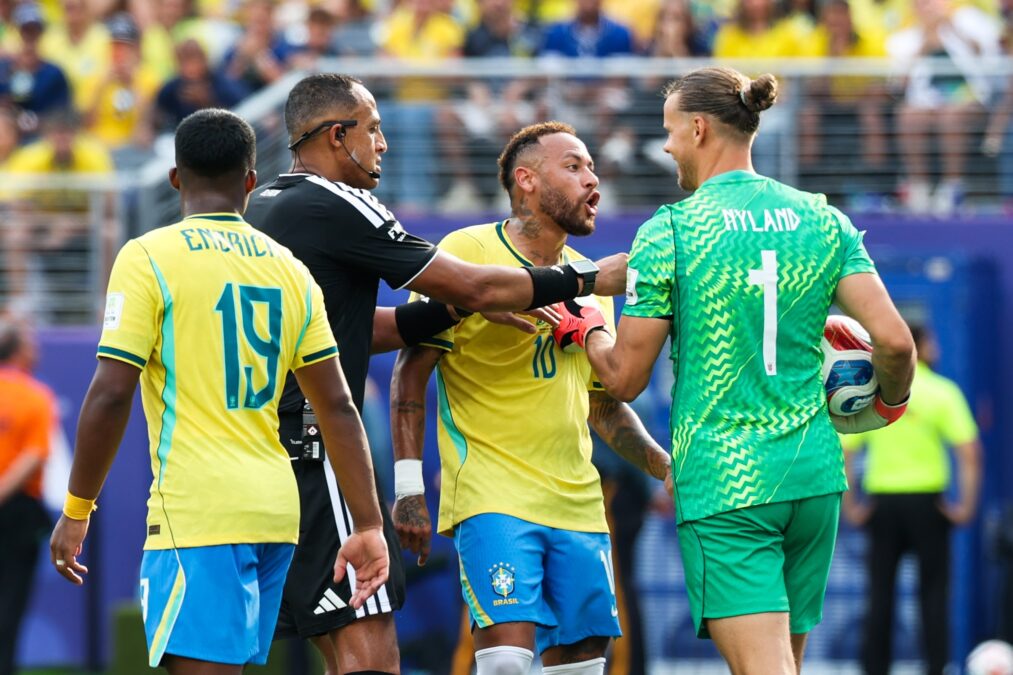 Goleiro da Noruega revela motivo da provocação a Neymar antes de pênalti