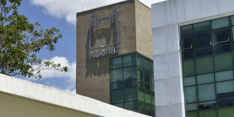 Fiocruz e farmacêutica assinam acordo sobre novo antirretroviral