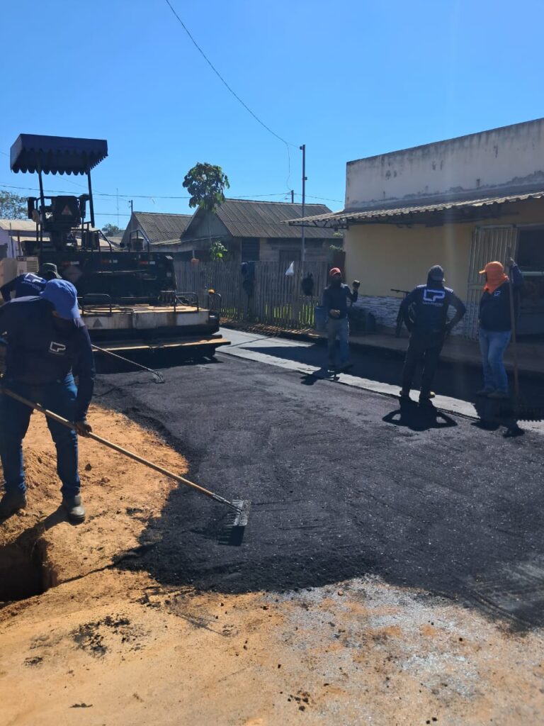 Prefeitura inicia pavimentação asfáltica na Rua Gaivota em Sena Madureira.