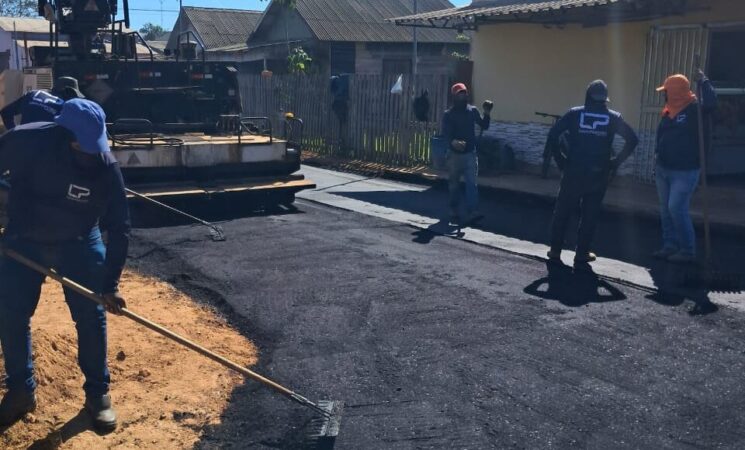 Prefeitura inicia pavimentação asfáltica na Rua Gaivota em Sena Madureira.