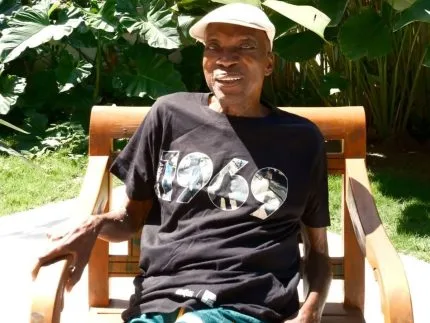 Milton Nascimento é internado com pneumonia e equipe revela previsão de alta