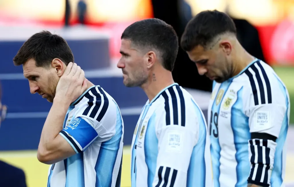 Torcedores argentinos lançam abaixo-assinado pedindo que a Fifa anule a final da Copa do Mundo vencida pela Espanha e marque uma nova decisão.