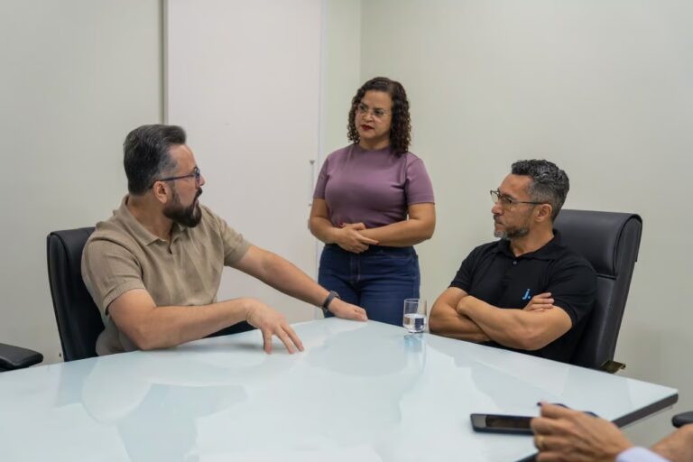 Alan Rick debate segurança no comércio de Rio Branco durante encontro com empresários