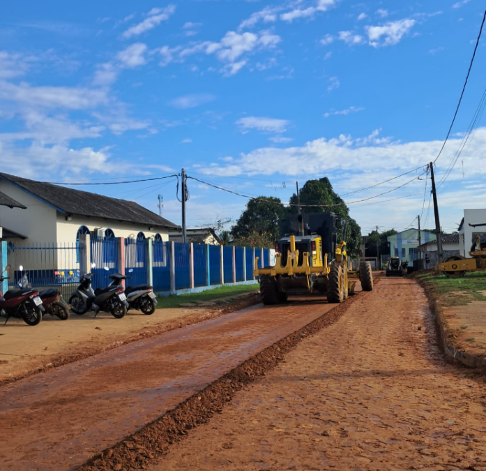 Prefeitura de Sena Madureira inicia trabalho de pavimentação em Ruas do bairro Eugênio Areal