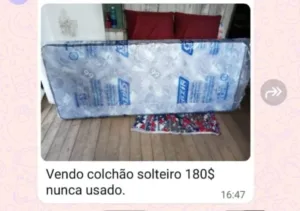 Colchão entregue a vítimas da enchente aparece à venda por R$ 180 em Sena Madureira.