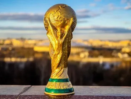 Vão ficar com o troféu original ou uma réplica? Entenda regras da FIFA sobre traça da Copa