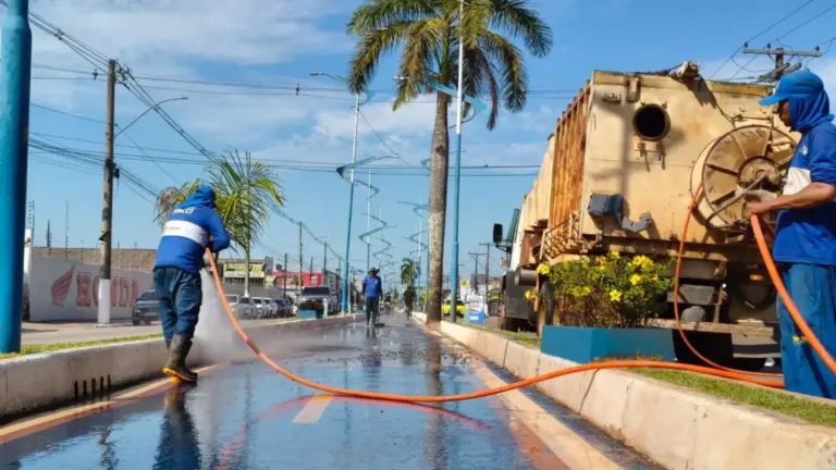 Prefeitura realiza força-tarefa nas vias de acesso ao Parque de Exposições em Rio Branco.