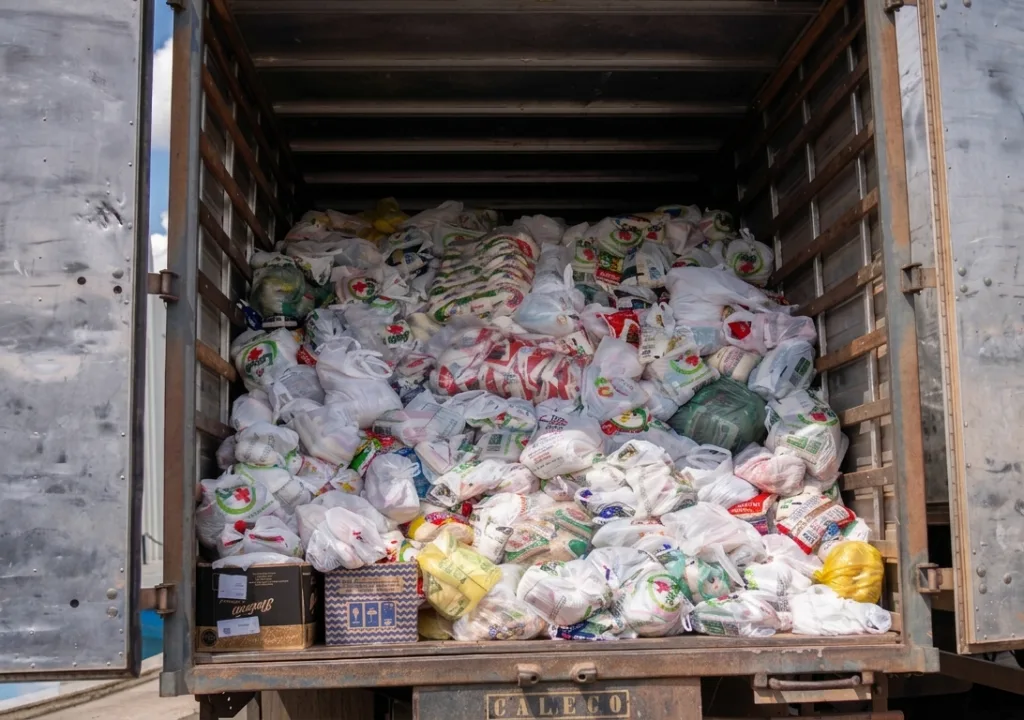Alimentos arrecadados em shows da Expoacre serão doados a entidades sociais do estado.