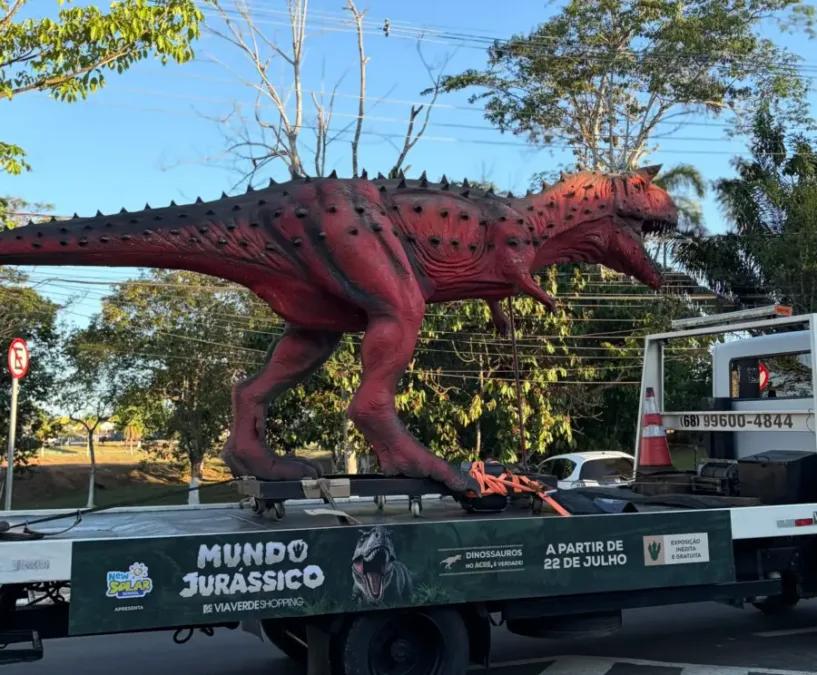 Exposição Mundo Jurássico é aberta no Via Verde Shopping e encanta famílias em Rio Branco