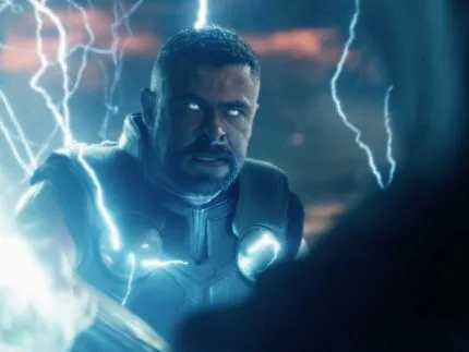 “Vingadores: Doutor Destino”: trailer une X-Men, Capitão América e Robert Downey Jr.