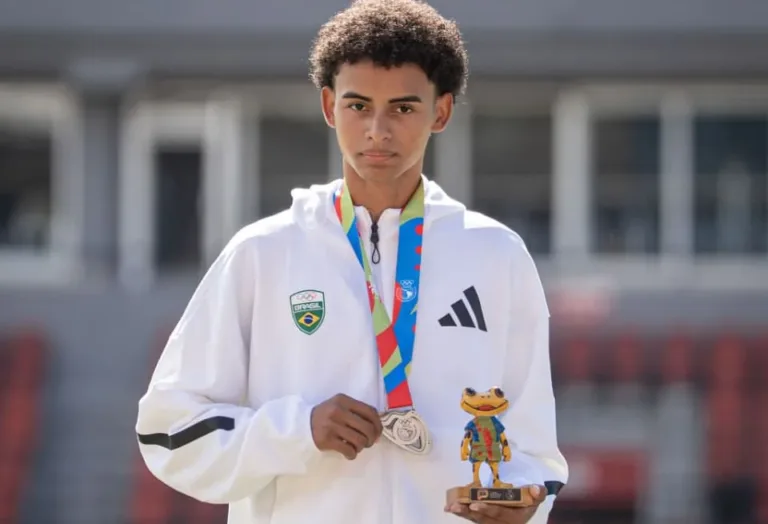 A história de Lucas reforça a importância de iniciativas que incentivam o esporte como ferramenta de transformação social