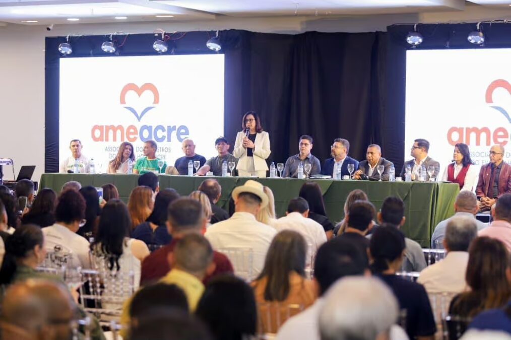 Mailza Assis participa de reunião com líderes evangélicos e reforça apoio a projetos voltados às igrejas
