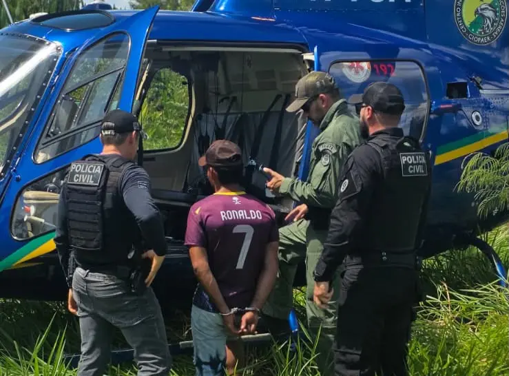 Polícia Civil prende homem com mandado de prisão em seringal na zona rural de Feijó, no Acre.