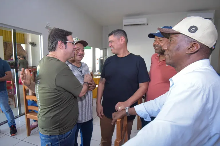 Tio Pablo consolida pré-candidatura em Plácido de Castro durante evento com apoiadores locais.