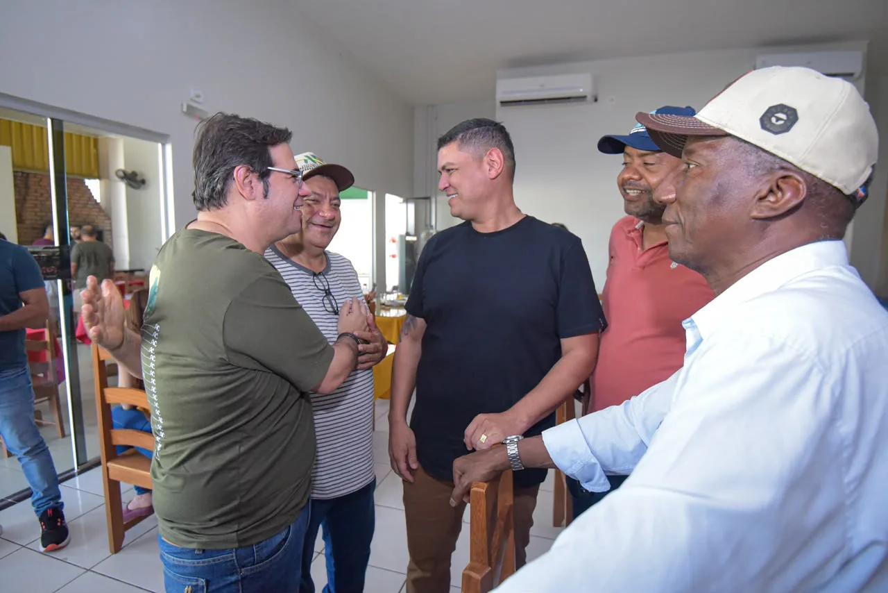 Tio Pablo consolida pré-candidatura em Plácido de Castro durante evento com apoiadores locais.