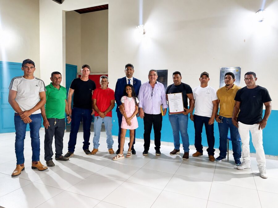 Vereador Real homenageia equipe que constrói pontes e transforma a vida de moradores da zona rural