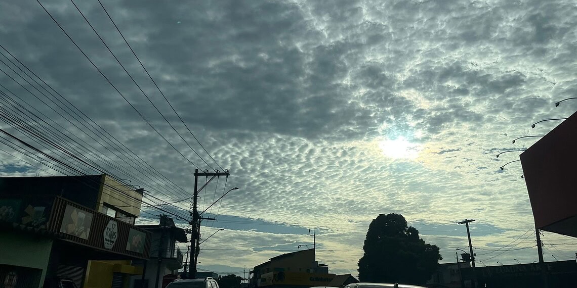 Frio e chuvas pontuais no Acre nesta sexta-feira: massa de ar polar muda o tempo no estado