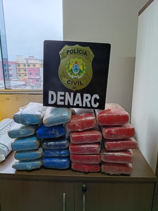 Polícia Civil apreende 21 quilos de skunk escondidos em veículo na BR-364