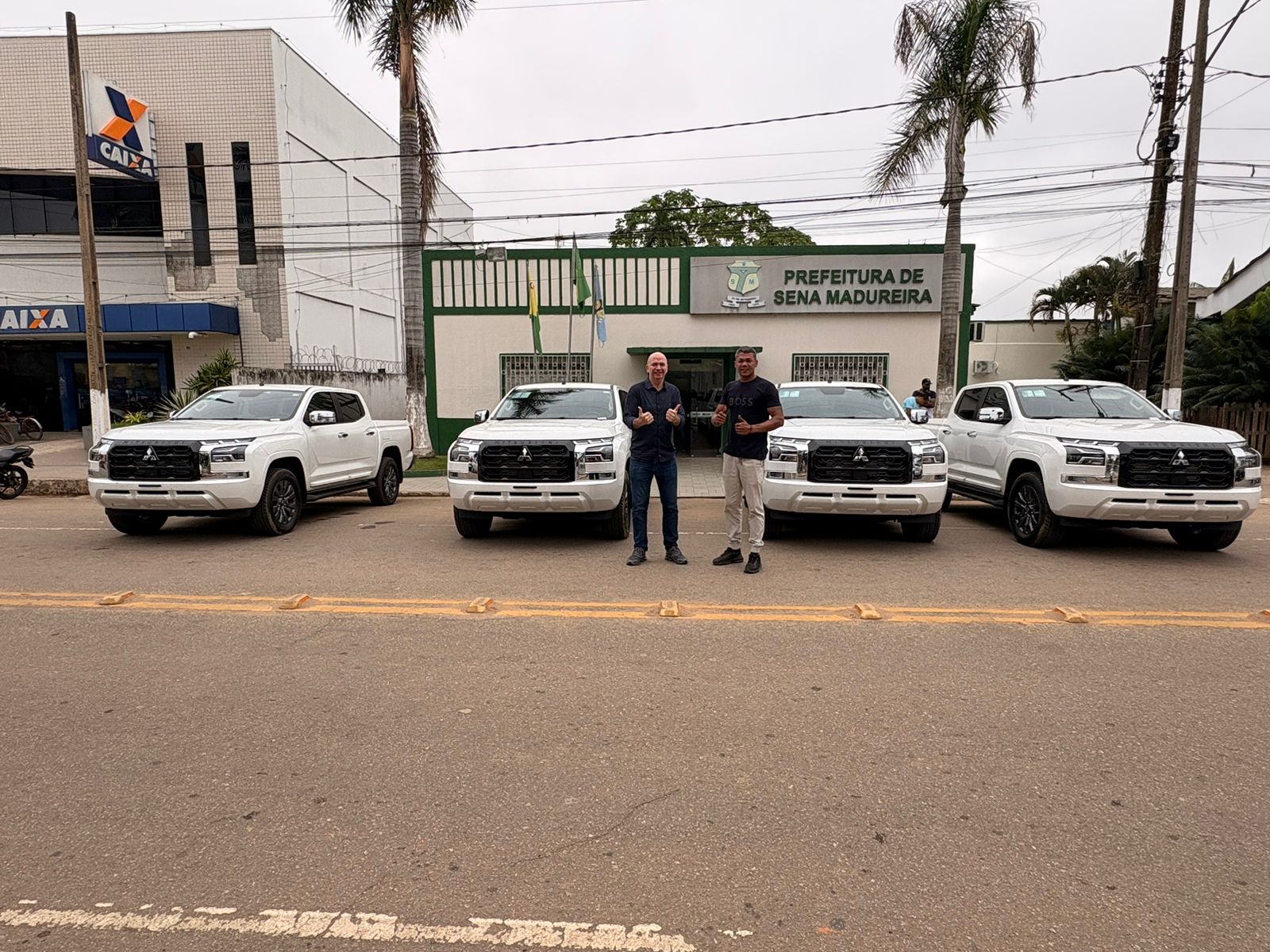 Prefeitura de Sena Madureira recebe mais quatro caminhonetes adquiridas com emendas parlamentares