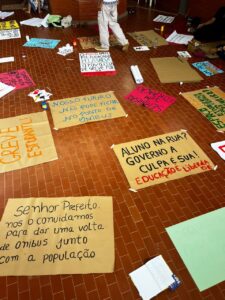 Movimento Estudantil da UFAC realiza manifestação por melhorias no transporte público de Rio Branco