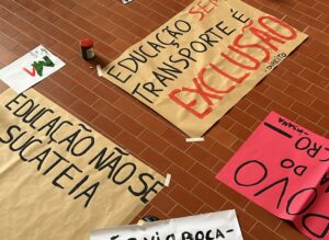 Movimento Estudantil da UFAC realiza manifestação por melhorias no transporte público de Rio Branco