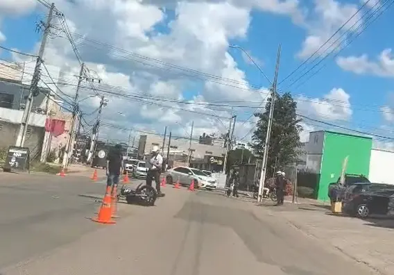 Acidente de trânsito registrado na Avenida Getúlio Vargas, em Rio Branco.