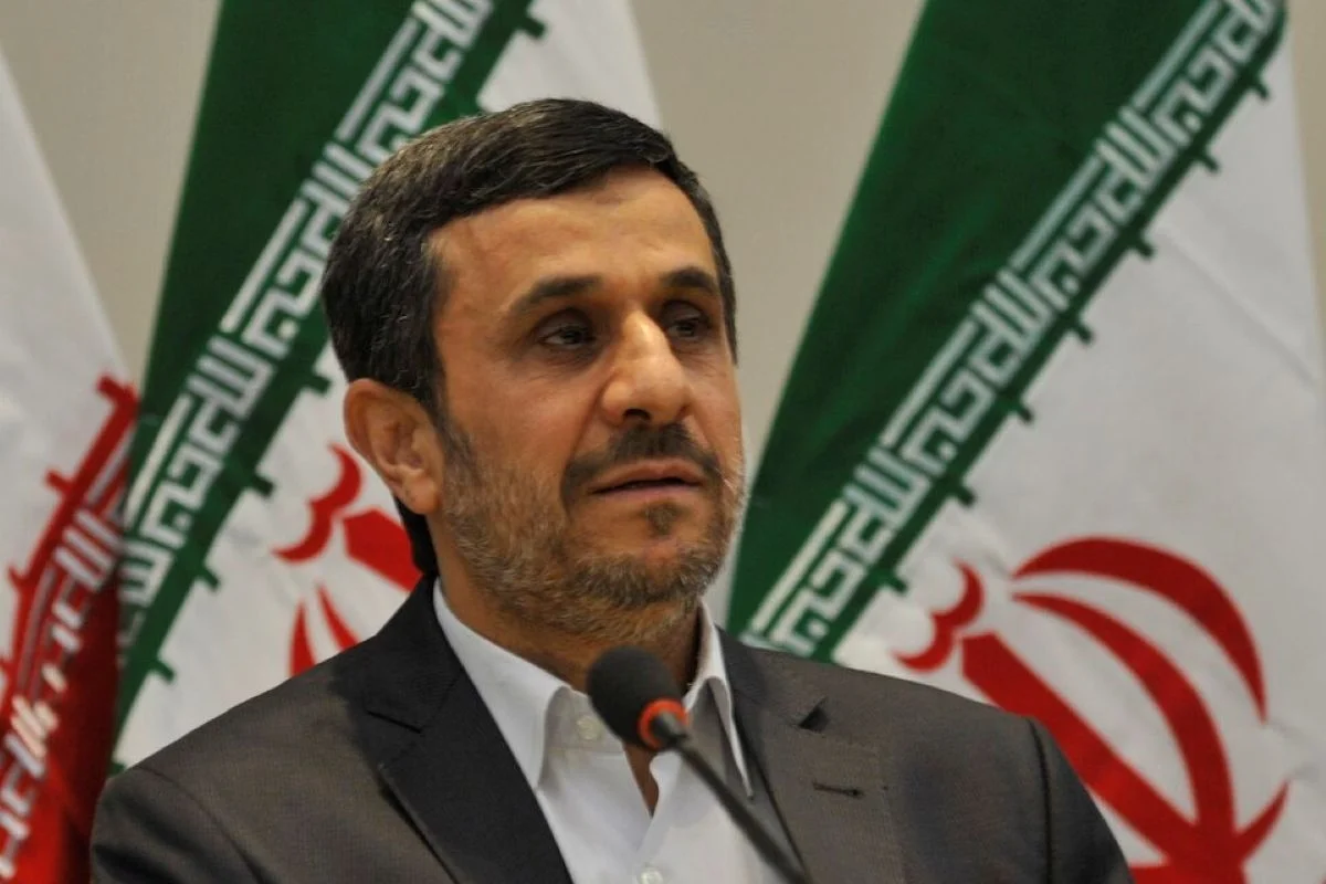 Ahmadinejad está em prisão domiciliar por suposto plano de Israel, diz NYT