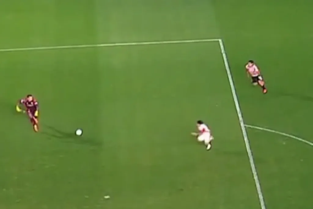 Após falhas na Copa, Muslera toma gol bizarro no Campeonato Argentino
