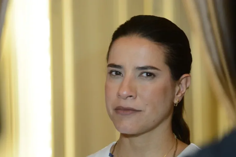 Às vésperas da convenção, Raquel Lyra ainda busca acordo para o Senado