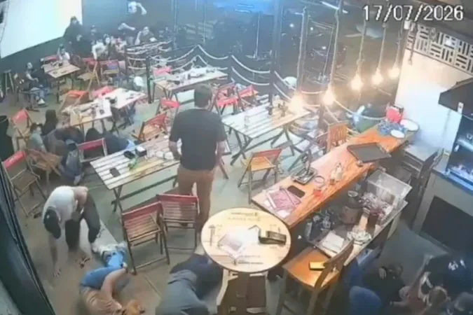 Ataque a tiros em loja de conveniência deixa dois mortos no Paraná