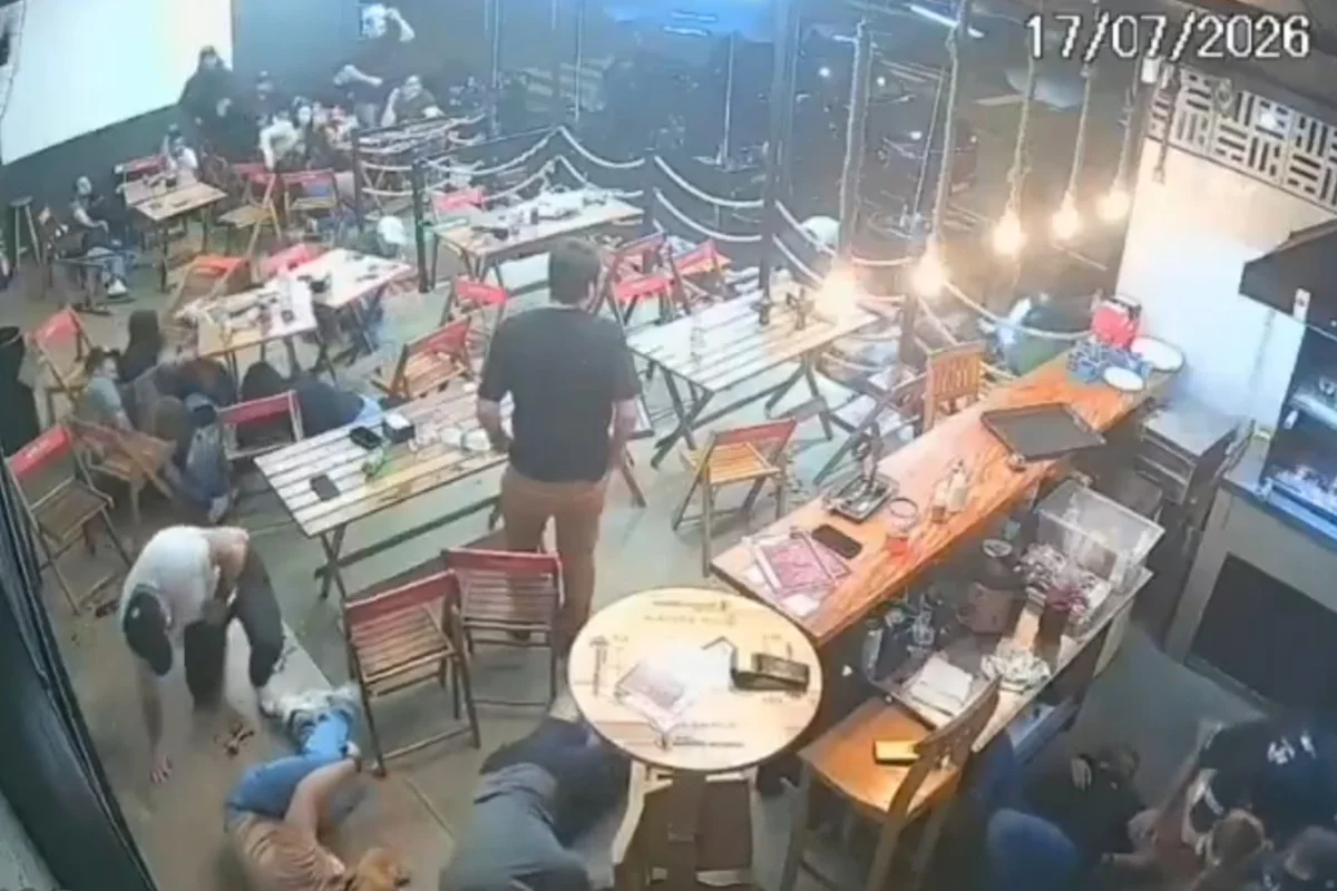 Ataque a tiros em loja de conveniência deixa dois mortos no Paraná