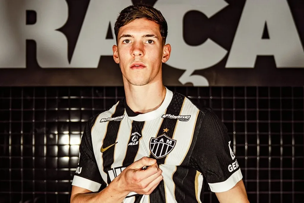 Atlético-MG oficializa a contratação de Thiago Borbas, ex-Bragantino