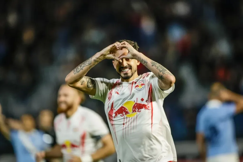 Bragantino vence Sporting Cristal e vai às oitavas da Sul-Americana