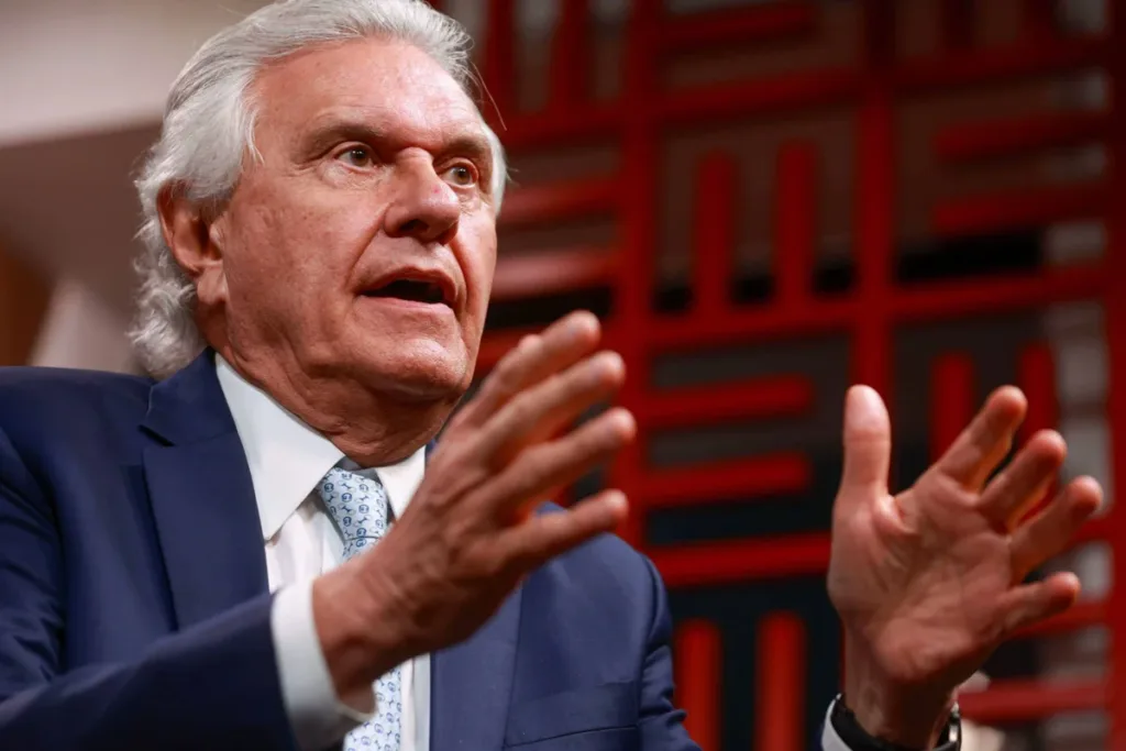 Caiado defende Petrobras estatal e expansão de refinarias