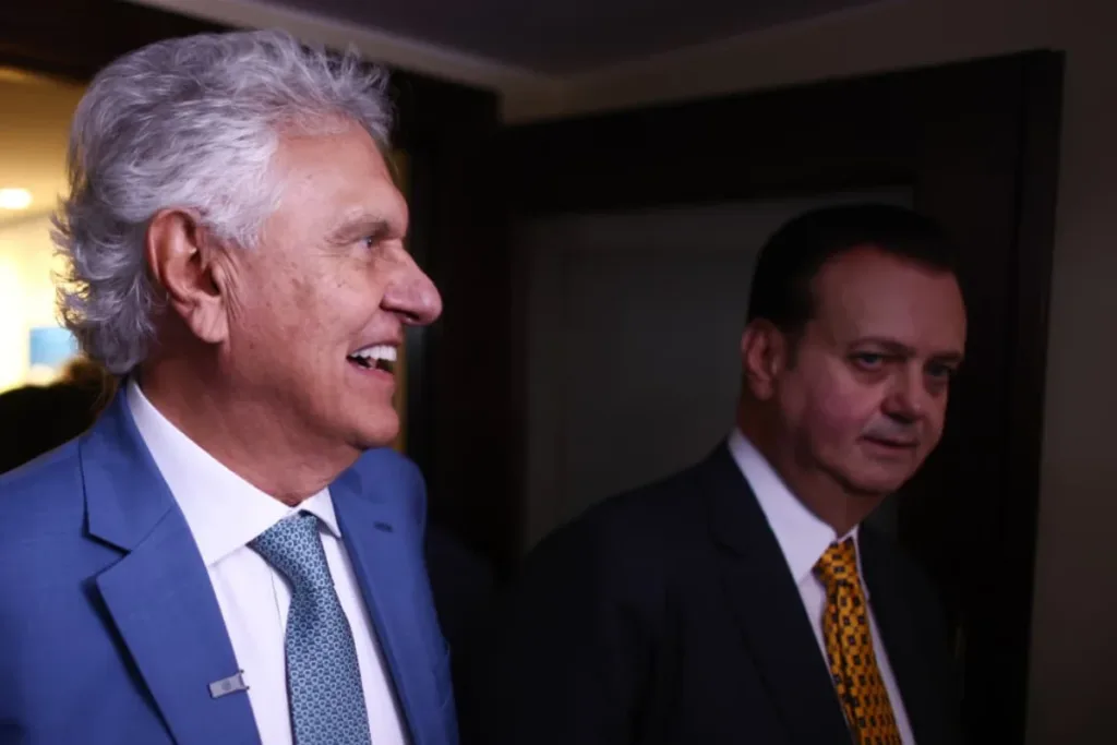 Caiado oficializa candidatura de olho em críticas a Flávio e Lula