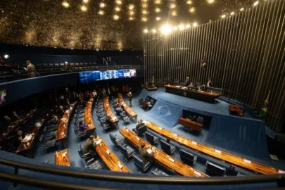 Caminhoneiros se reúnem com governo e oposição por MP do Frete