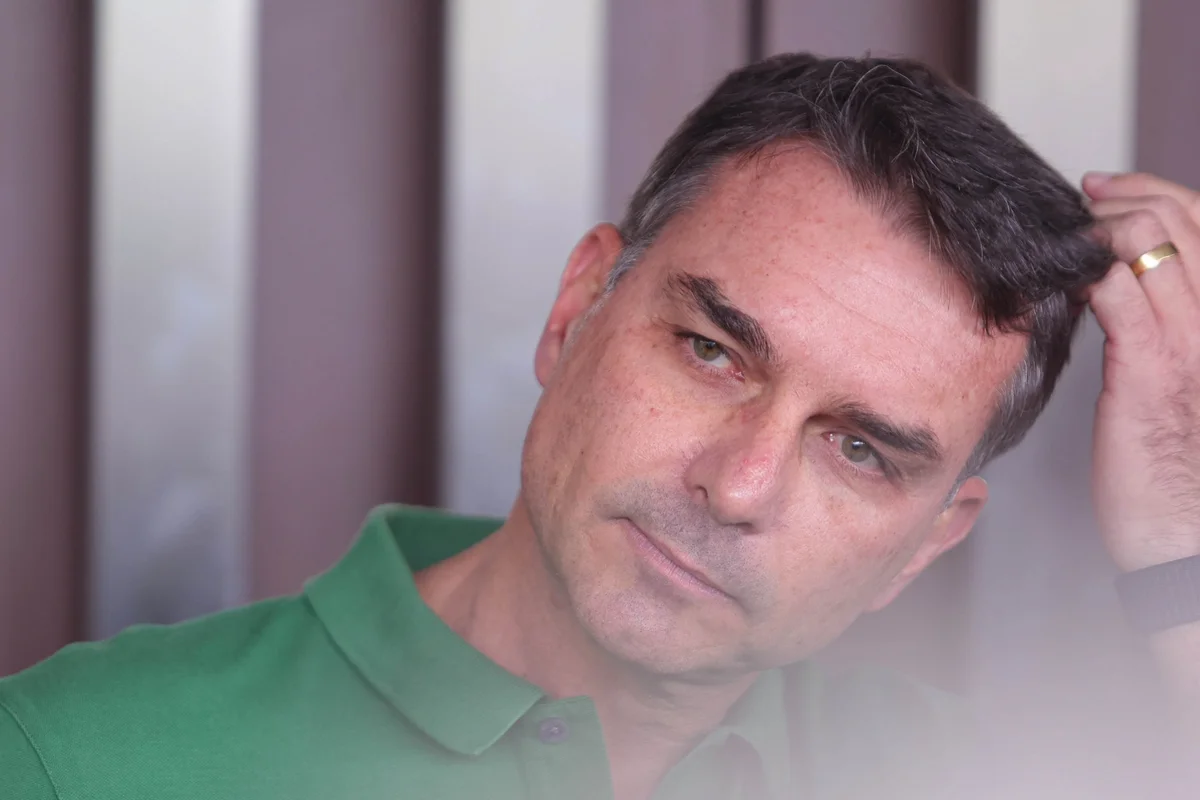 Caso Master volta a gerar preocupação nos aliados de Flávio Bolsonaro