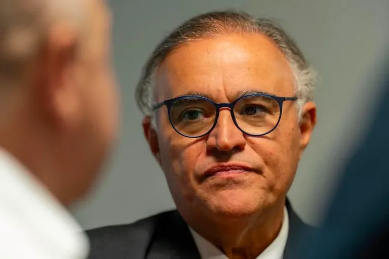 Chefão do DC consulta partido sobre possível chapa entre Zema e ex-STF
