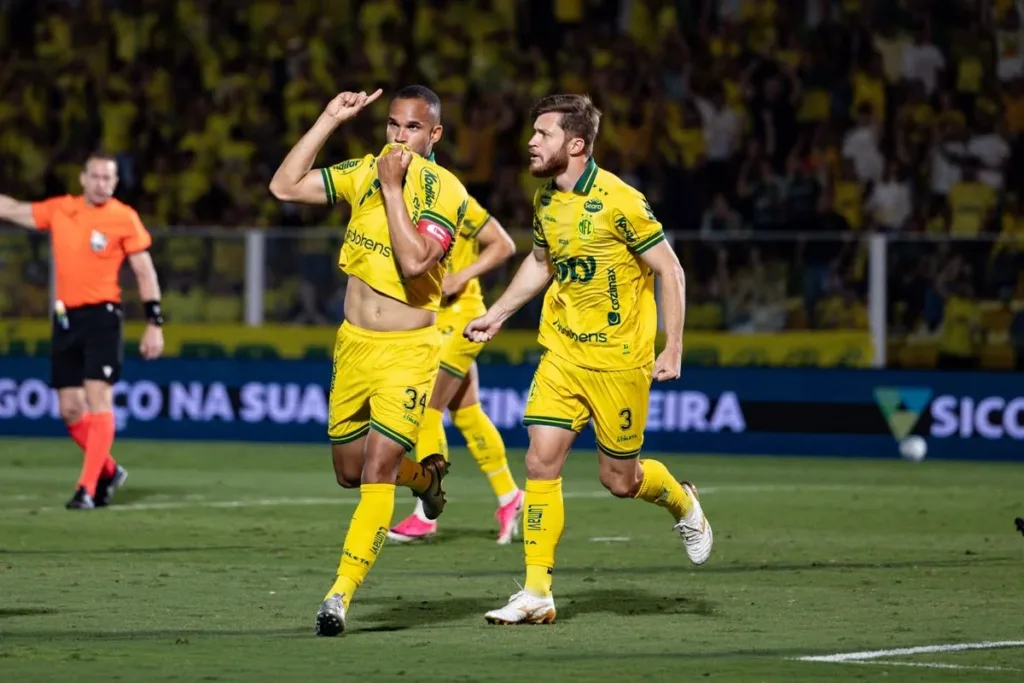 Com dois gols em escanteios, Mirassol bate o Remo por 2 x 1