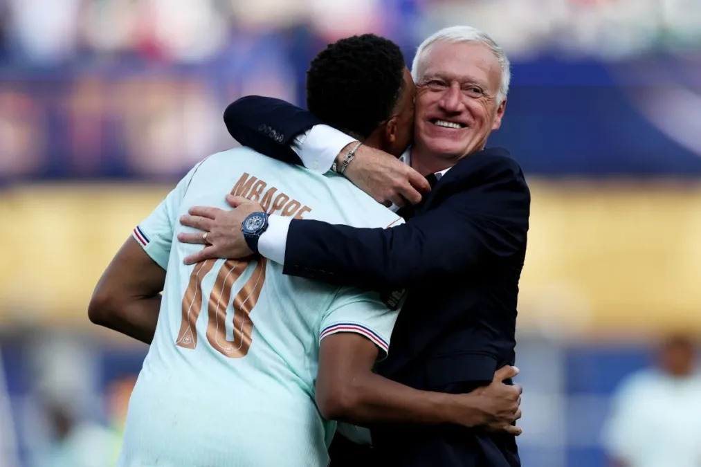 Copa: Mbappé se declara a Deschamps em despedida da seleção francesa