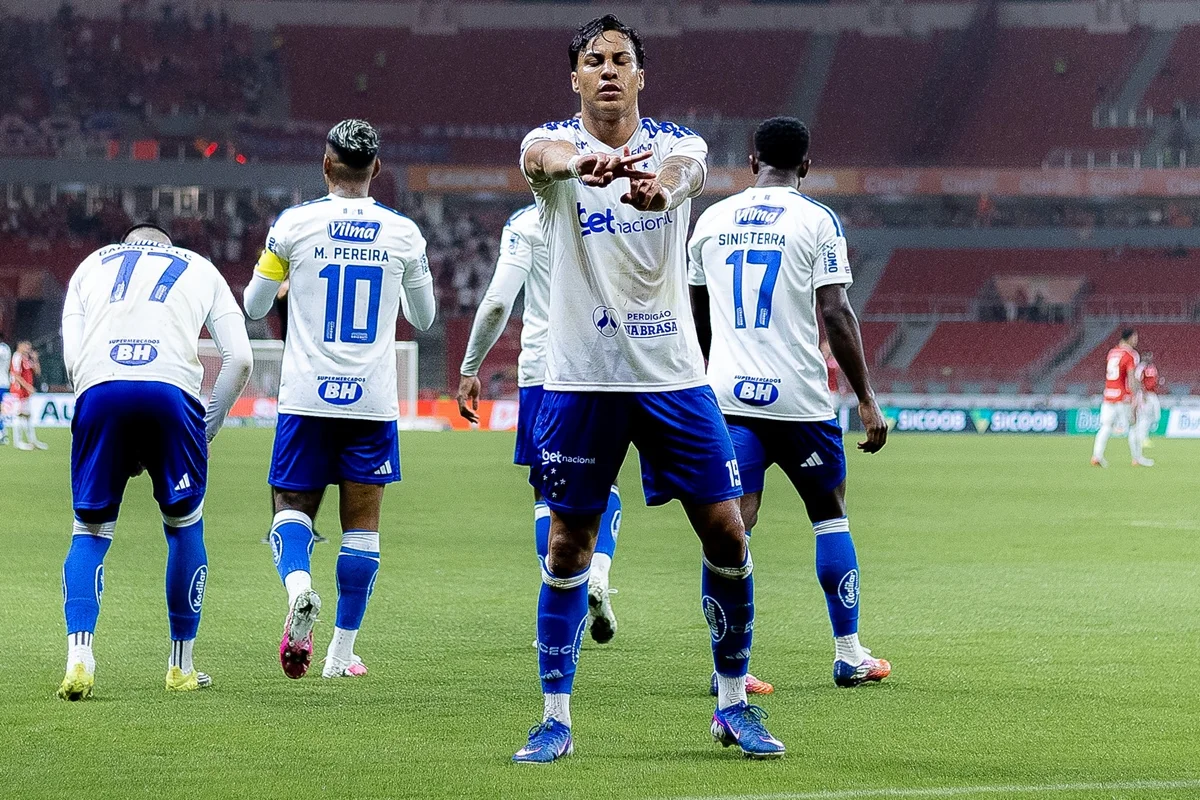 Cruzeiro vence Internacional e sobe na tabela do Campeonato Brasileiro