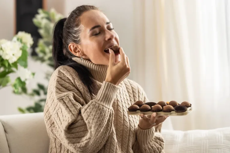 Desejo por chocolate após o almoço vai além da fome, diz médico