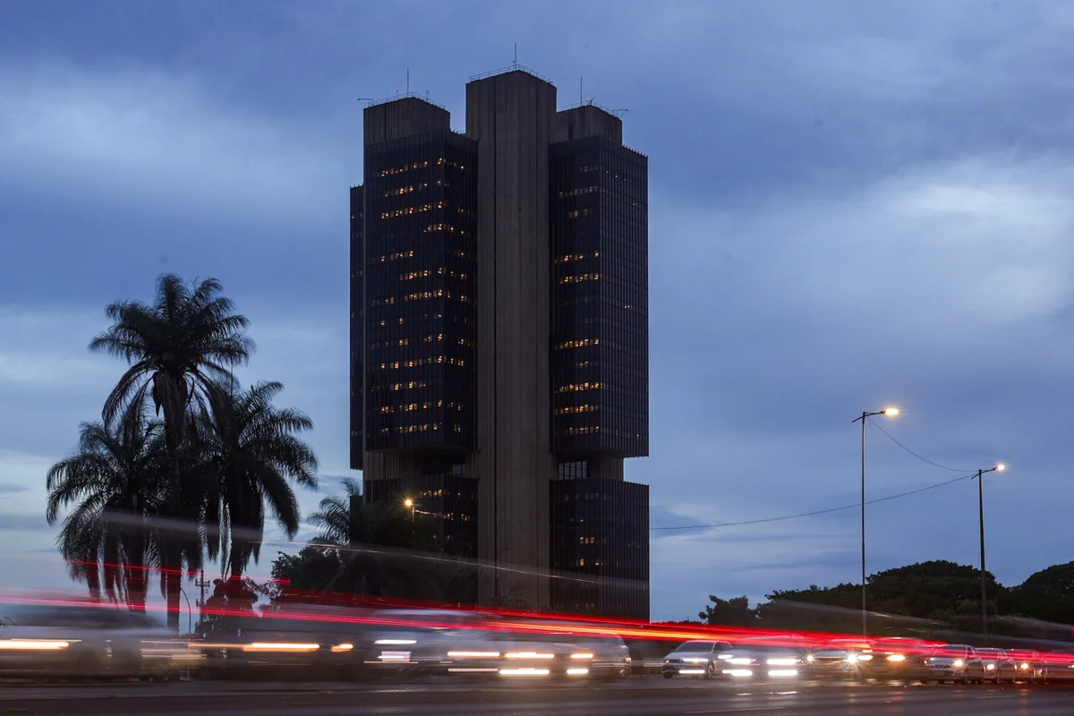 Dinheiro esquecido por brasileiros em bancos cai para R$ 6,2 bilhões