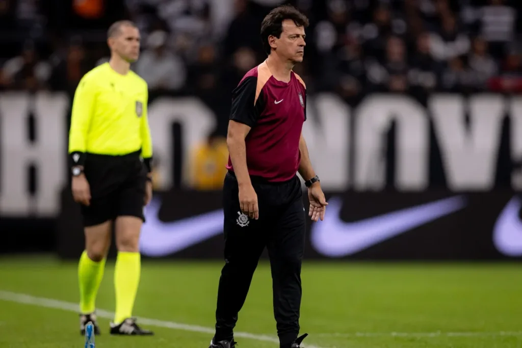 Diniz fala sobre transfer ban e renovação de Memphis com o Corinthians