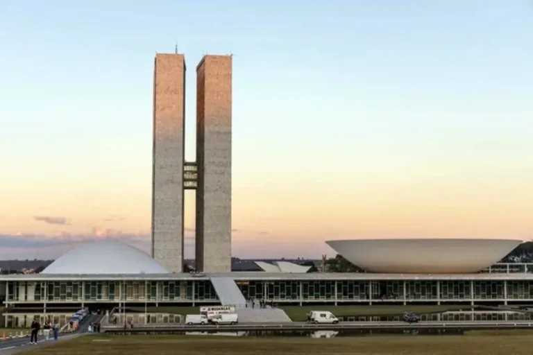 Em ano eleitoral, Congresso reduziu ritmo de sessões antes do recesso
