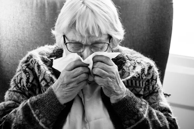 Em grupos de risco, uma gripe simples pode evoluir para pneumonia