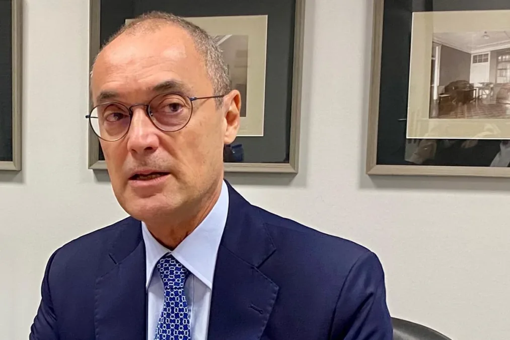 Embaixador é acusado de perseguição e intimidação em cartas ao Itamaraty