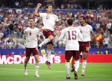 Espanha vence a França por 2 a 0 e garante vaga na final da Copa do Mundo de 2026.