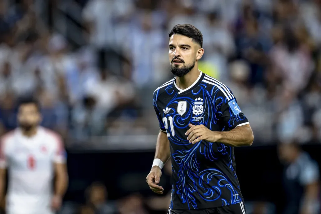 Flaco López é elogiado por assistir à comemoração da Espanha na Copa